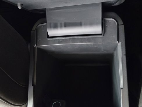 Used 2023 Ford Explorer XLT image 25