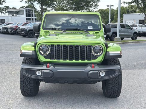 Used 2025 Jeep Gladiator Rubicon w/ Convenience Group AWD/4WD image 6