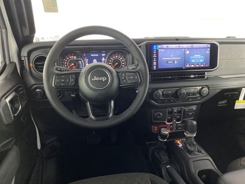 New 2026 Jeep Gladiator Mojave AWD/4WD image 16