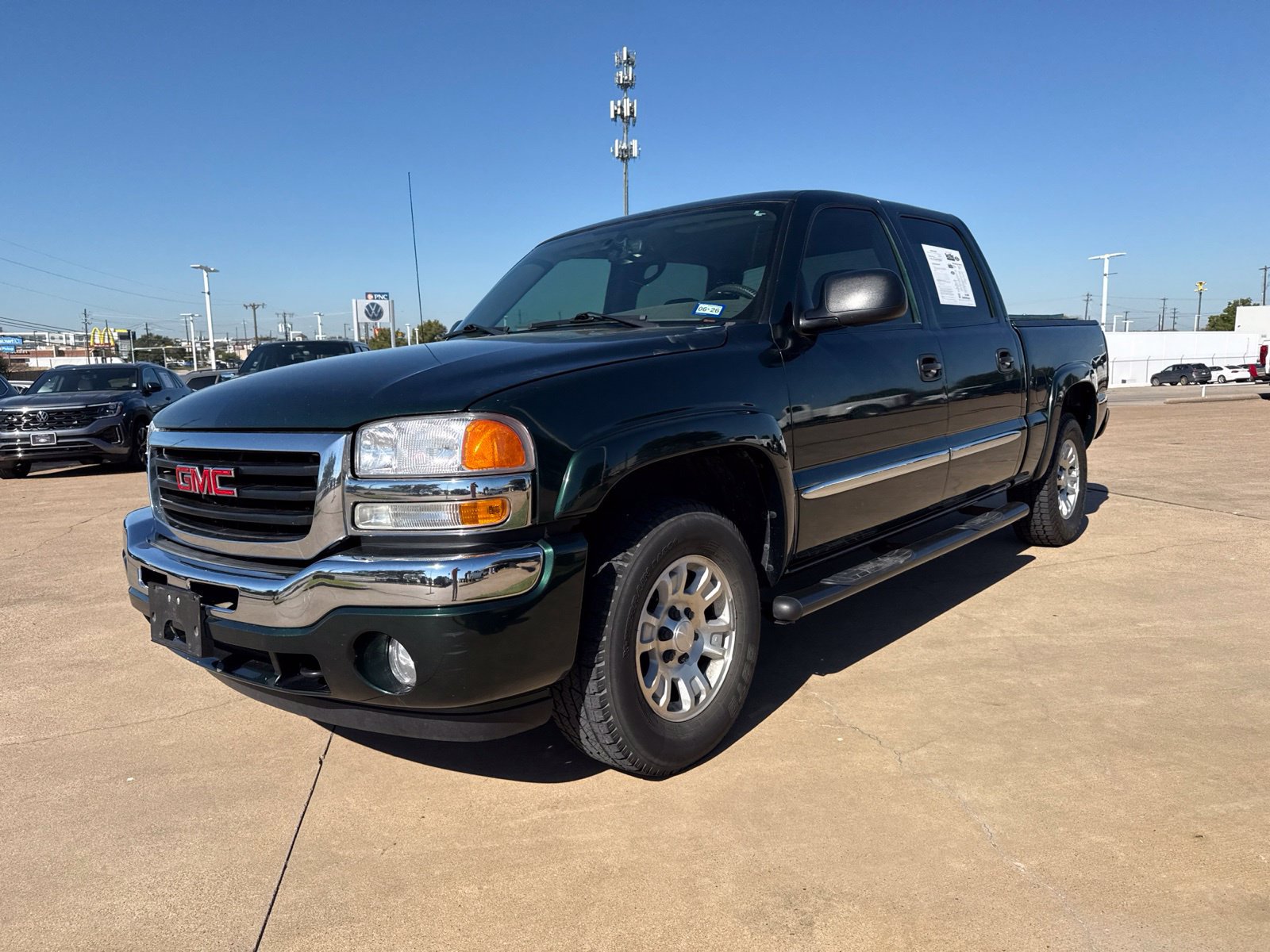 Used 2005 GMC Sierra 1500 SLE w/ Off-Road Package AWD/4WD image 3