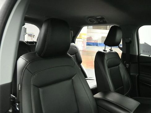 Certified 2022 Ford Explorer XLT w/ Equipment Group 202A image 29