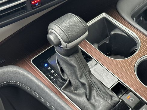 Used 2024 Toyota Sienna XLE image 22