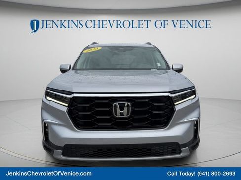 Used 2023 Honda Pilot Touring image 12