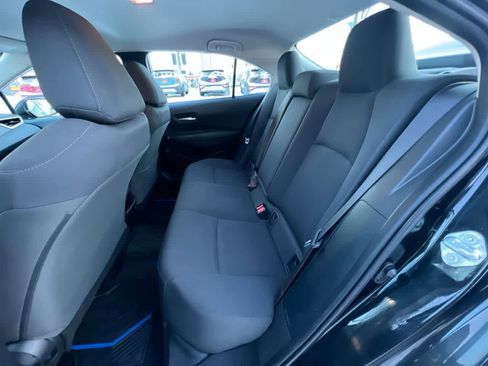 Used 2021 Toyota Corolla LE image 23
