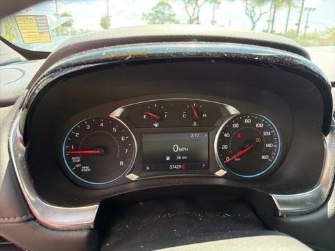 Used 2023 Chevrolet Traverse LT image 8