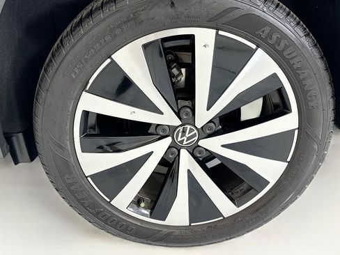 Used 2024 Volkswagen Taos SE FWD image 29