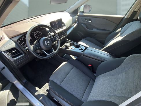 Used 2023 Nissan Rogue SV AWD/4WD image 9