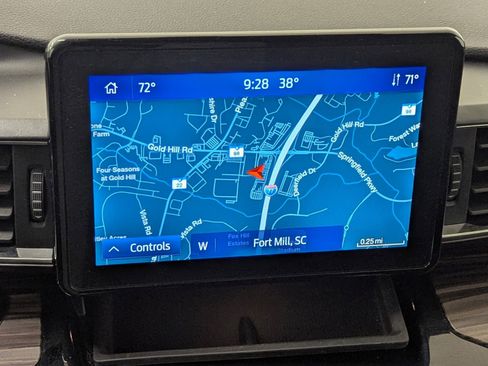 Certified 2024 Ford Explorer Limited image 26