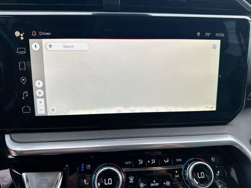 Used 2022 GMC Sierra 1500 Denali w/ Technology Package AWD/4WD image 16