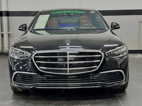 Used 2024 Mercedes-Benz S 580 4MATIC Sedan image 3