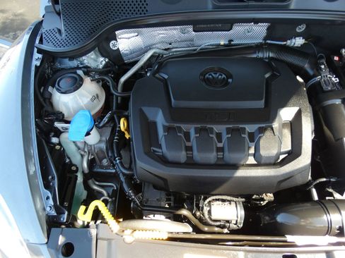 Used 2018 Volkswagen Beetle 2.0T S image 65