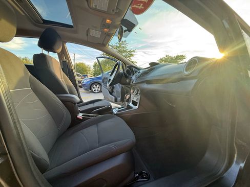 Used 2014 Ford Fiesta SE image 13