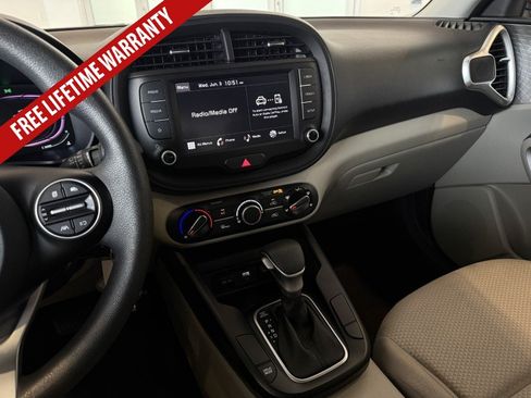 Used 2024 Kia Soul LX w/ Option Group 015 FWD image 32