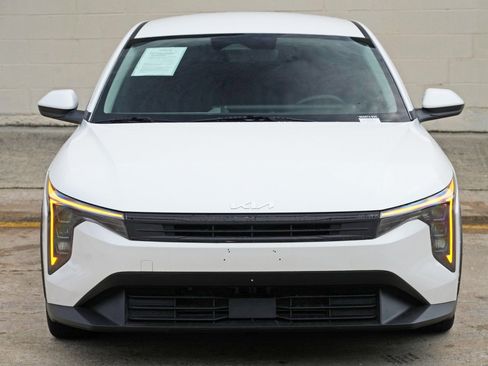 Used 2025 Kia K4 FWD image 41