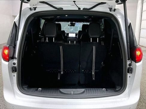 New 2026 Chrysler Voyager LX image 5