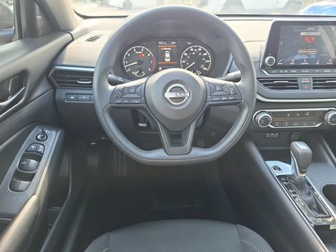 Certified 2025 Nissan Altima 2.5 S FWD image 13
