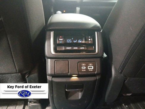 Used 2023 Subaru Ascent Premium w/ Convenience Package AWD/4WD image 18