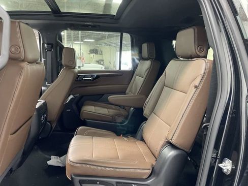 New 2026 Chevrolet Suburban High Country w/ Sun And Tow Package AWD/4WD image 23