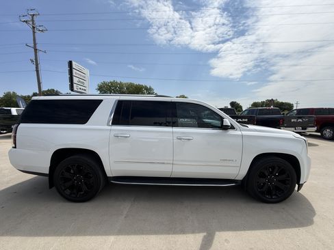 Used 2016 GMC Yukon XL Denali w/ Open Road Package AWD/4WD image 35