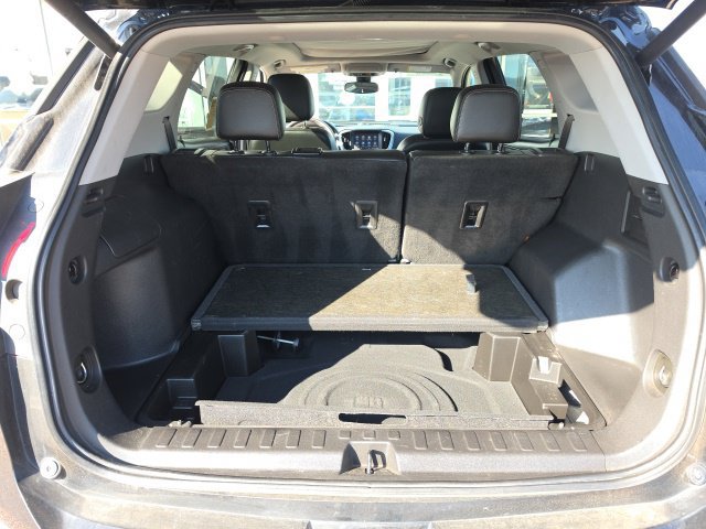 Used 2022 GMC Terrain SLT w/ Infotainment Package II AWD/4WD image 14