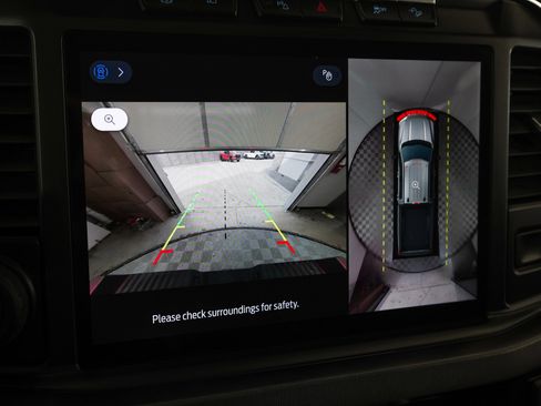 Used 2023 Ford F450 Platinum w/ FX4 Off-Road Package image 26