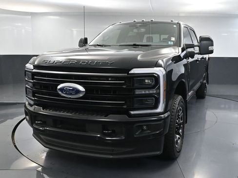 Used 2025 Ford F250 Platinum image 12