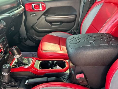 Used 2018 Jeep Wrangler Unlimited Sport S AWD/4WD image 39