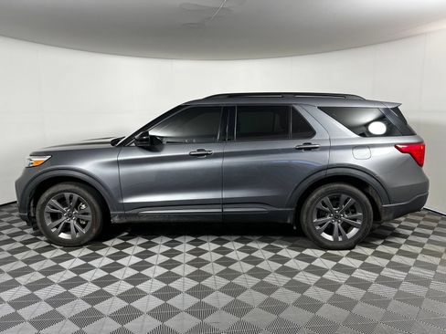 Used 2022 Ford Explorer XLT w/ Equipment Group 202A RWD image 8