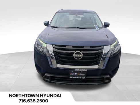 Used 2025 Nissan Pathfinder SV image 10