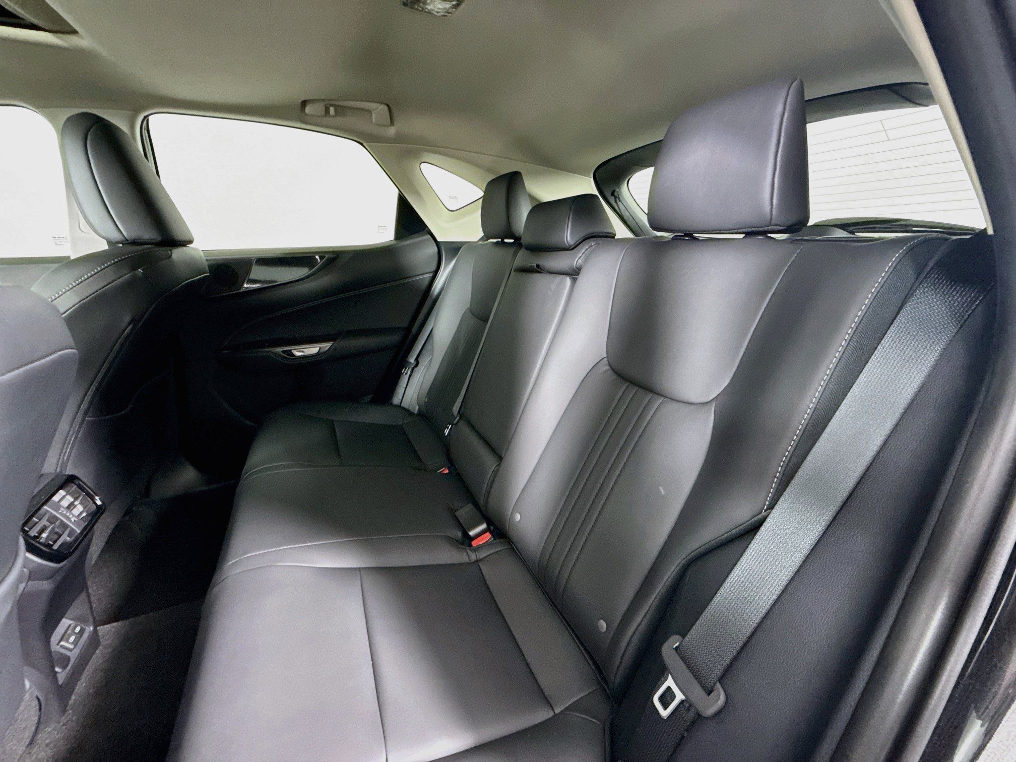 Used 2026 Lexus NX 350h AWD w/ Cold Area Package image 22