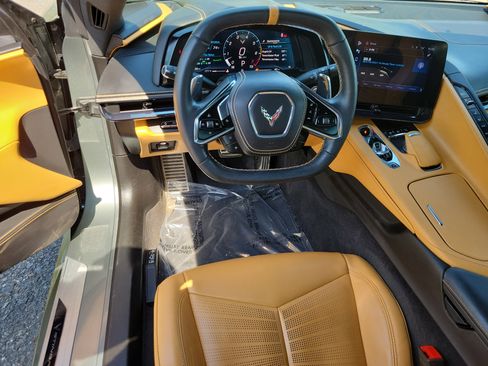 Used 2024 Chevrolet Corvette Stingray Premium Conv w/ Stealth Interior Trim Package RWD image 18