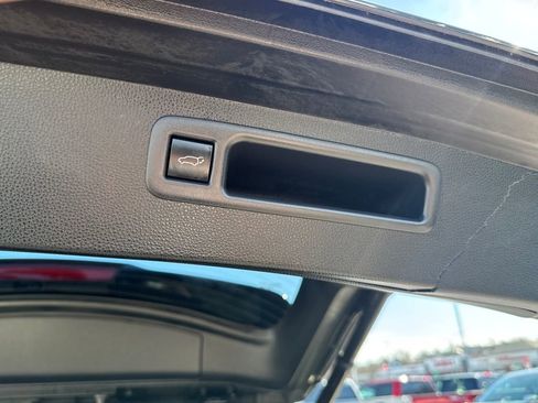 Used 2022 Toyota Highlander XLE image 8