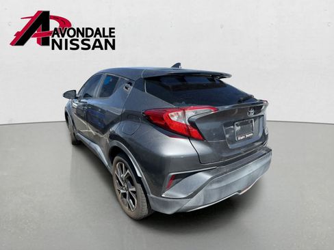Used 2018 Toyota C-HR XLE FWD image 3