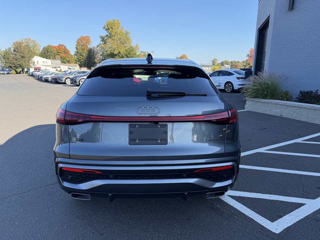Used 2025 Audi Q5 Premium Plus w/ Premium Plus AWD/4WD image 9