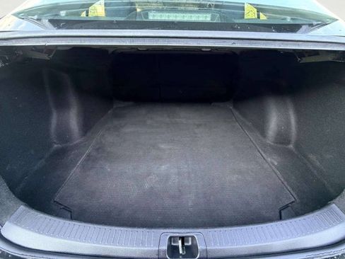 Used 2021 Toyota Corolla LE FWD image 5