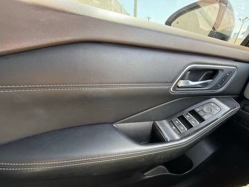Used 2023 Nissan Rogue Platinum FWD image 18