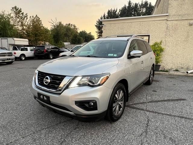 Used 2017 Nissan Pathfinder SL w/ SL Premium Package AWD/4WD image 3
