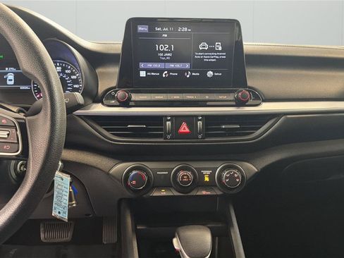 Used 2022 Kia Forte LXS FWD image 16
