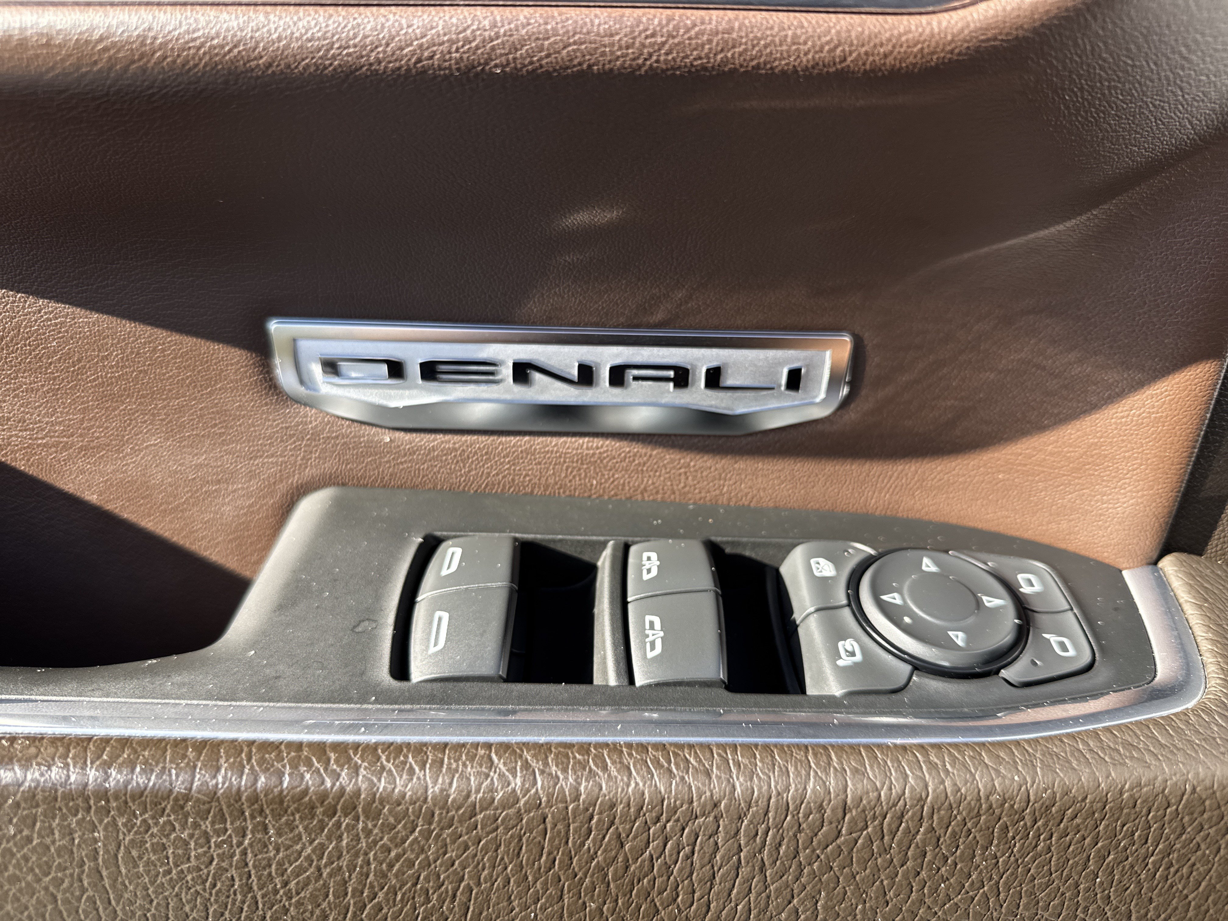 Used 2024 GMC Sierra 1500 Denali w/ Denali Reserve Package AWD/4WD image 15