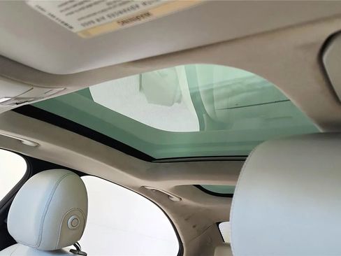 Used 2015 Mercedes-Benz C 300 4MATIC Sedan image 27