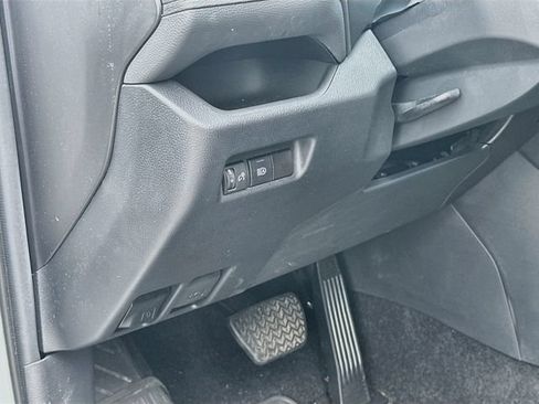 Used 2024 Toyota RAV4 LE AWD/4WD image 10