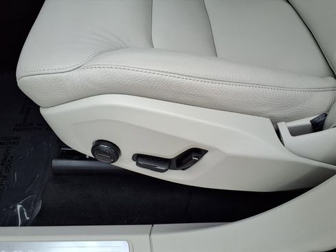 Certified 2024 Volvo XC90 B5 Core image 23