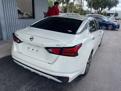 Used 2022 Nissan Altima 2.5 SV image 11