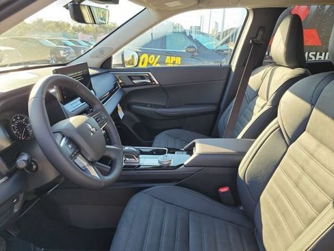 New 2026 Mitsubishi Outlander SE FWD image 19