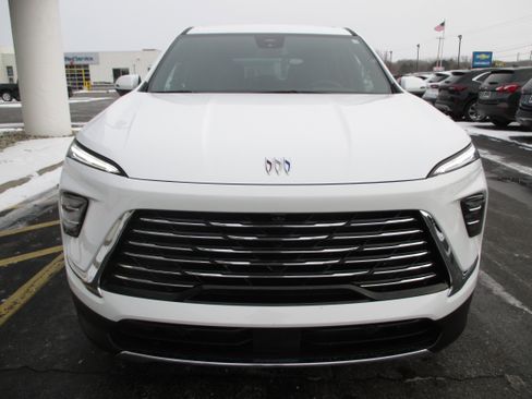 Used 2025 Buick Enclave Preferred image 9