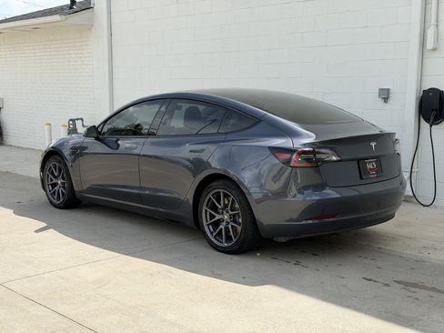 Used 2022 Tesla Model 3 Standard Range RWD image 7
