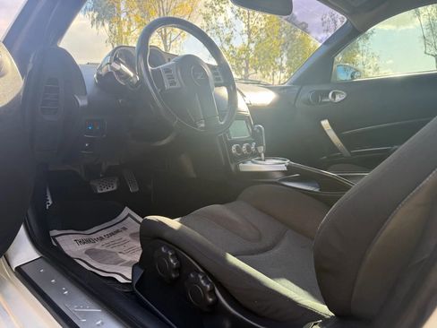 Used 2008 Nissan 350Z Enthusiast w/ Cargo Convenience Pkg image 9