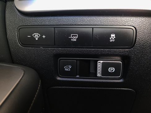 Used 2023 Hyundai Palisade Limited w/ Cargo Package image 16