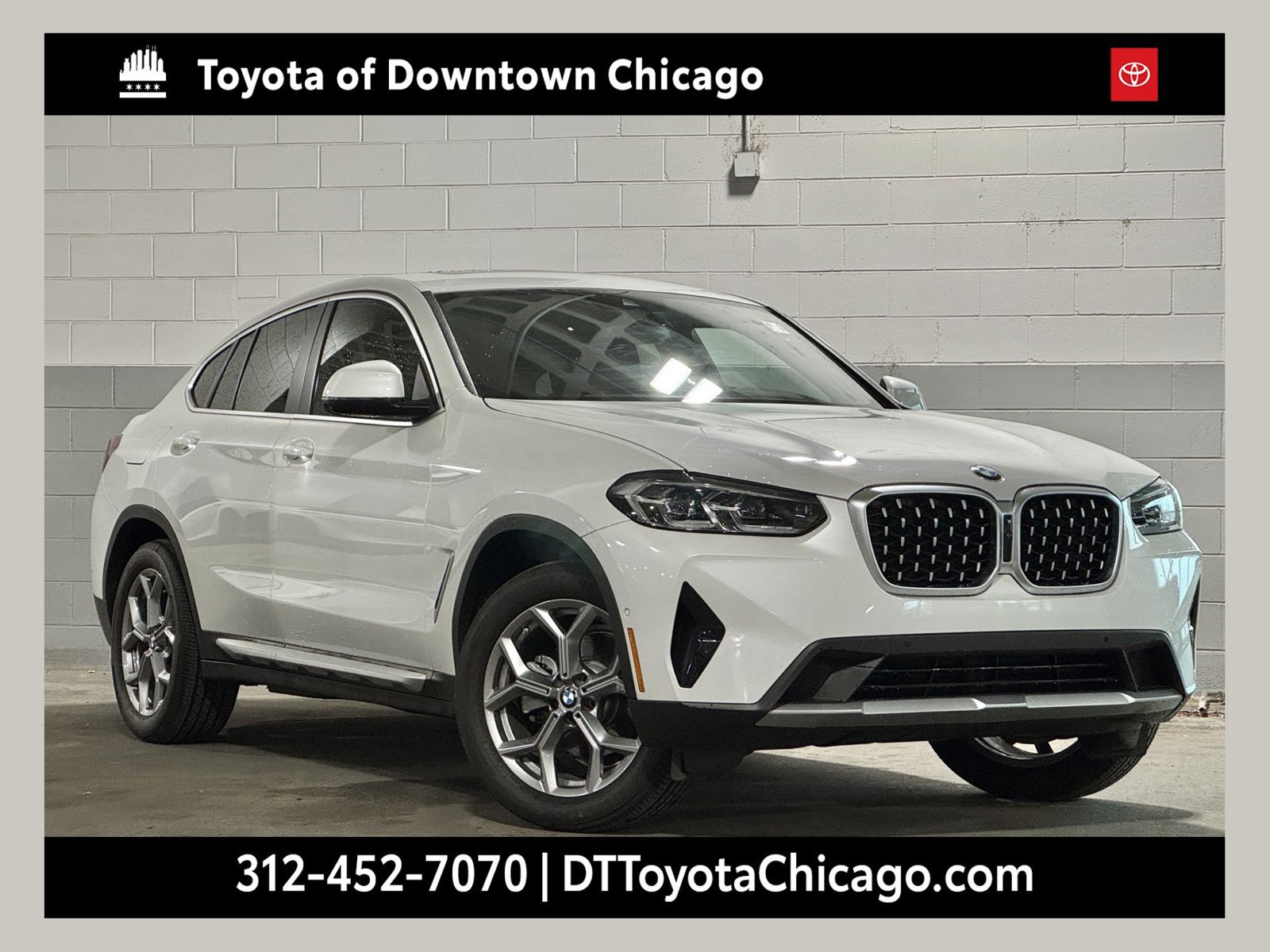 Used 2025 BMW X4 xDrive30i AWD/4WD image 1