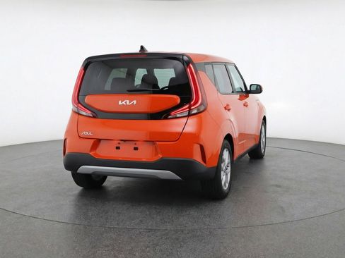 Used 2025 Kia Soul LX w/ LX Technology Package image 7